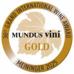 Riconoscimento Oro Mundus Vini 2025 per Arvange Brut 0.75. Premio internazionale per vino di alta qualità.
