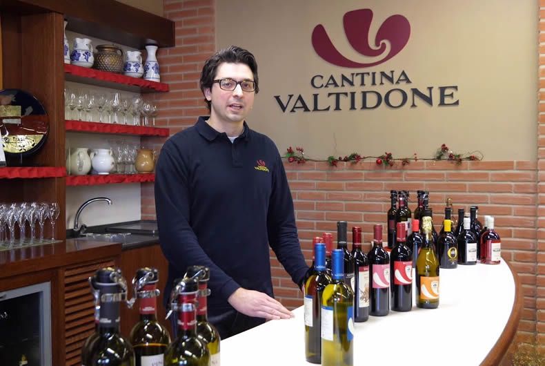 Cantina Valtidone: enoteca con vini locali e degustazione. Prodotti tipici della Val Tidone.