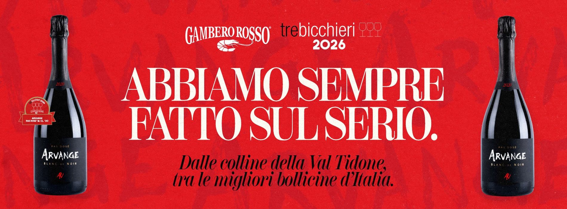 Bottiglie di Arvange Blanc de Noir, spumante italiano premiato dal Gambero Rosso.