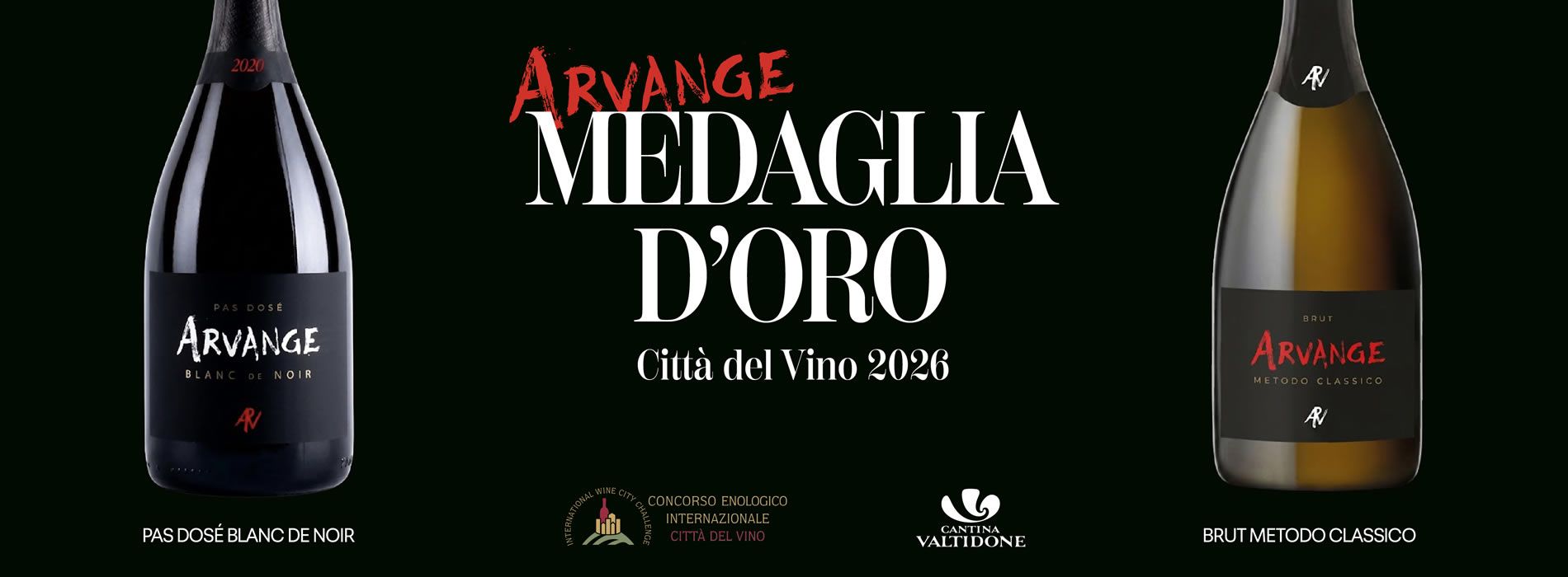 Bottiglie di Arvange Pas Dosé e Brut premiate con la Medaglia d'Oro al concorso Città del Vino 2026, con logo Cantina Valtidone.