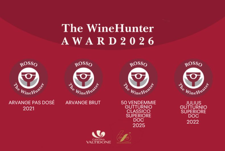 Quattro loghi The WineHunter Award 2026 Rosso su sfondo bordeaux per i vini Arvange e i Gutturnio di Cantina Valtidone.